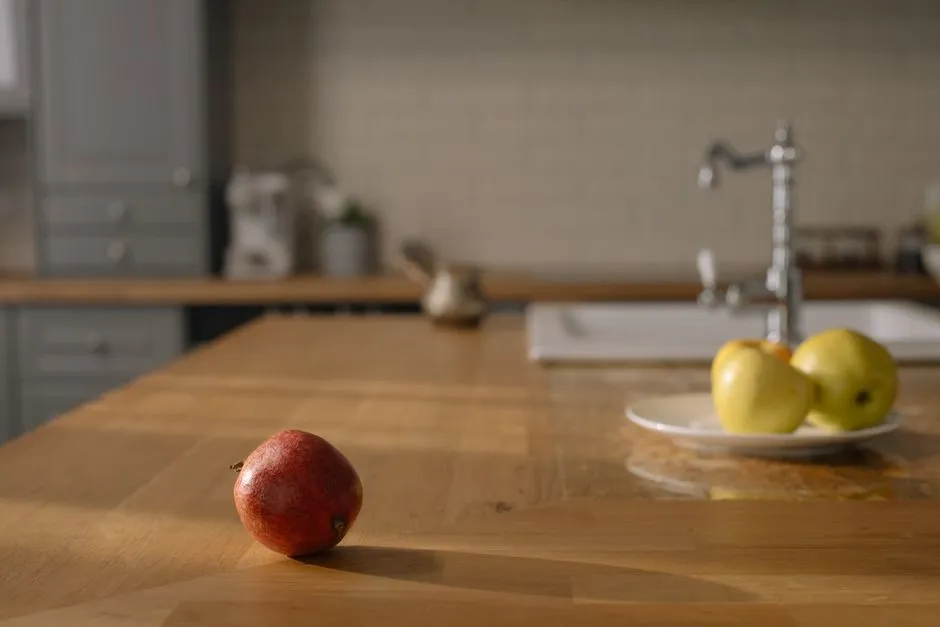 How to Get Rid of Fruit Flies Fast (3 Traps That Work)